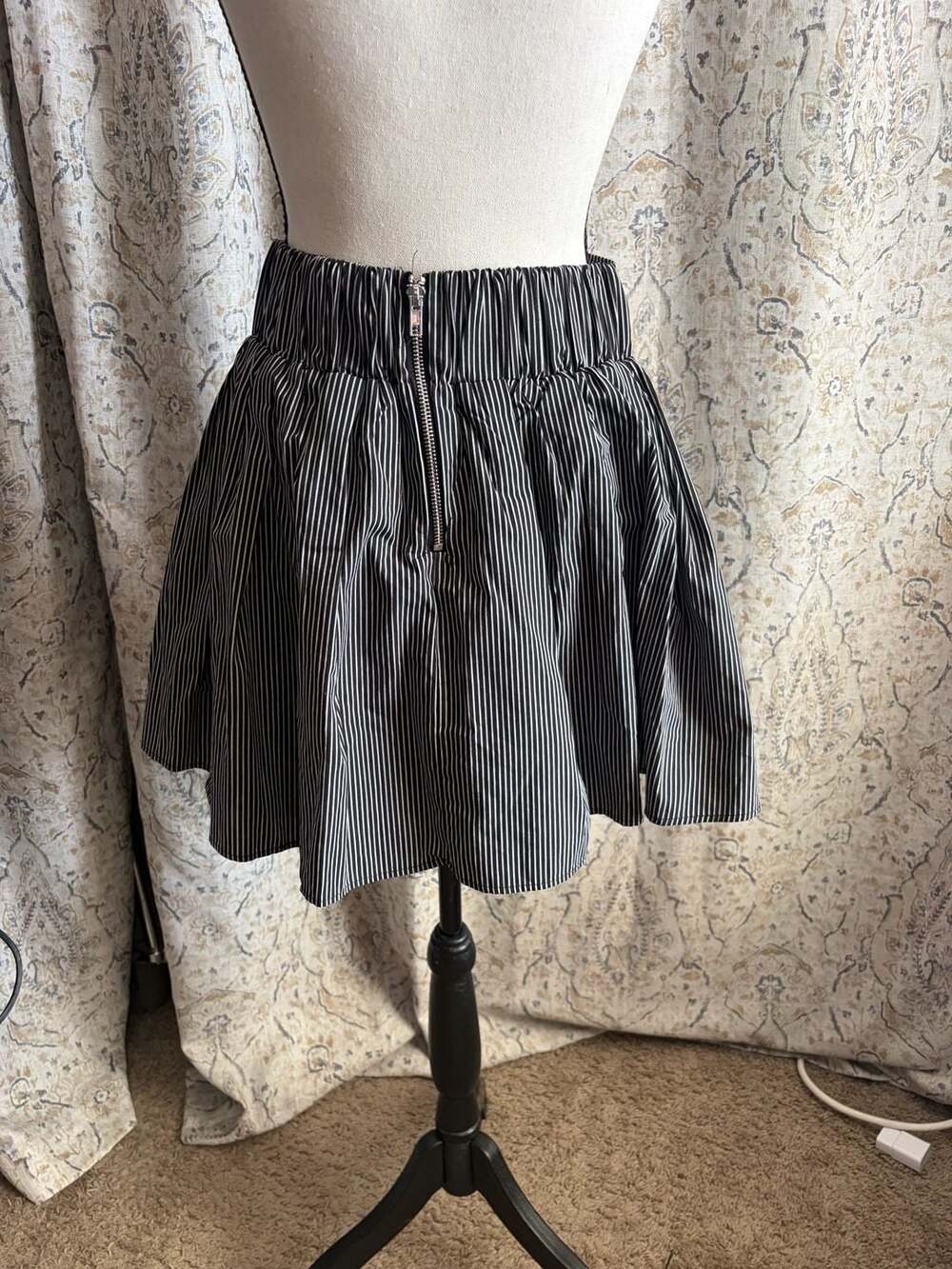 Akira Gabriela Pleated Mini Skirt Black White Striped Medium
